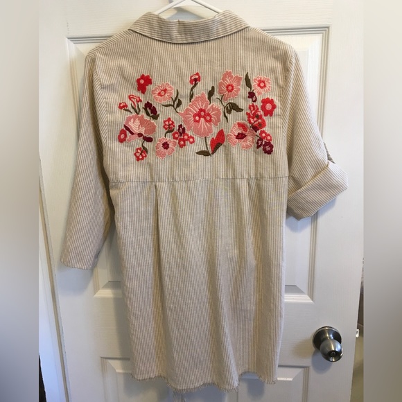 UMGEE Embroidered Tunic. Size M. - Picture 5 of 5